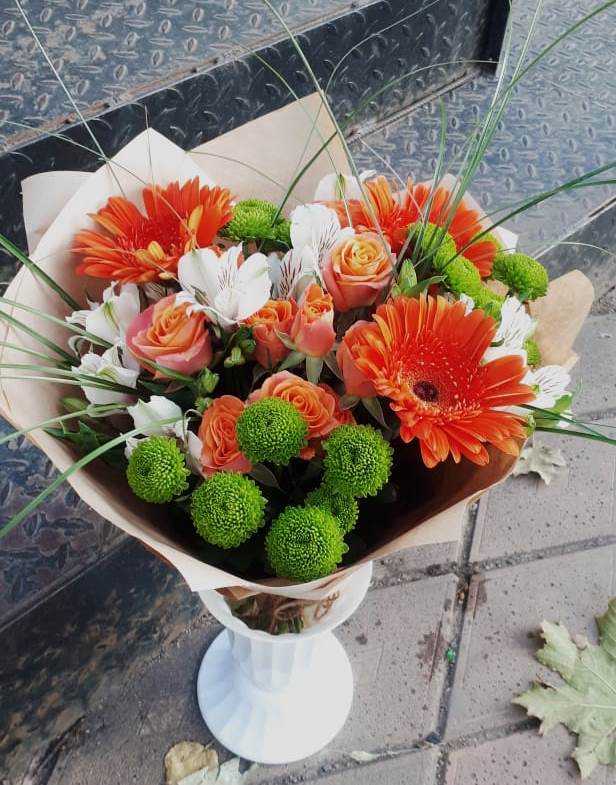 Букет цветов из: Герберы, Хризантемы, Альстромерии и Розы в Исток
