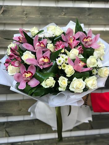 Букет цветов из: Розы и Хризантемы в Исток