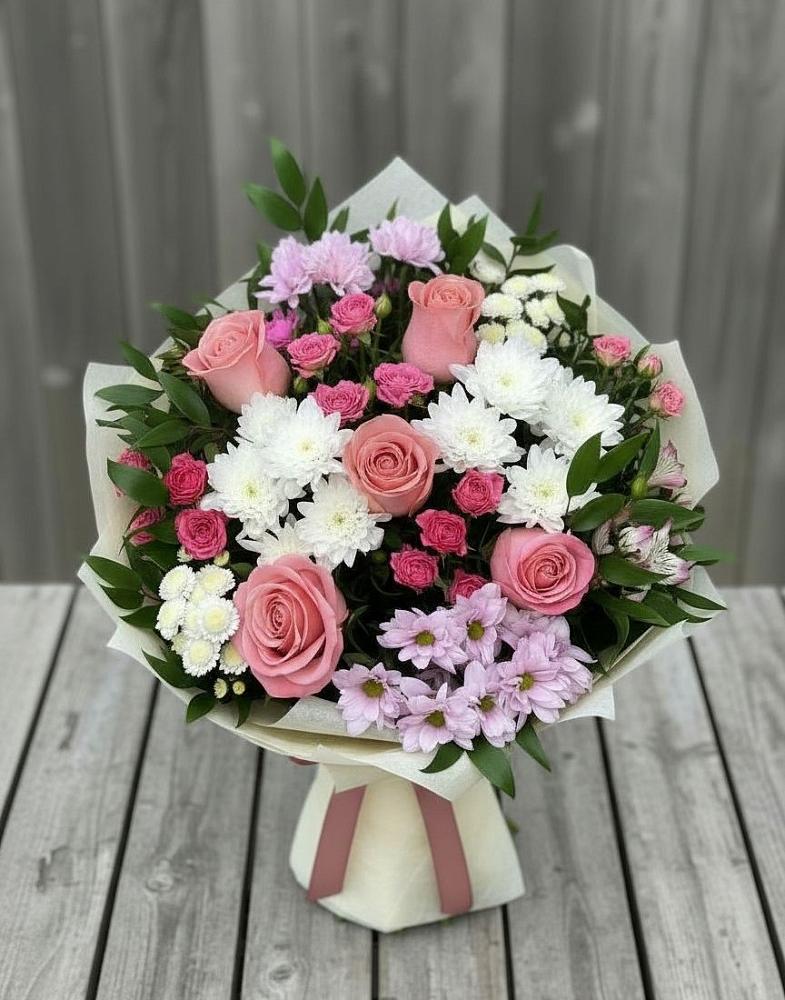 Букет цветов из: Альстромерии, Гвоздики, Розы и Хризантемы в Исток