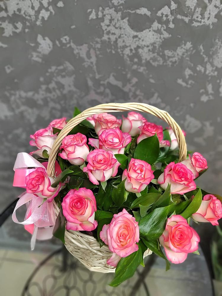 Цветочная композиция из Розы в корзине в Исток