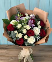Букет цветов из:  Розы и Альстромерии в Исток