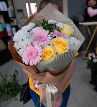 Букет цветов из:  Герберы, Розы и Хризантемы в Исток
