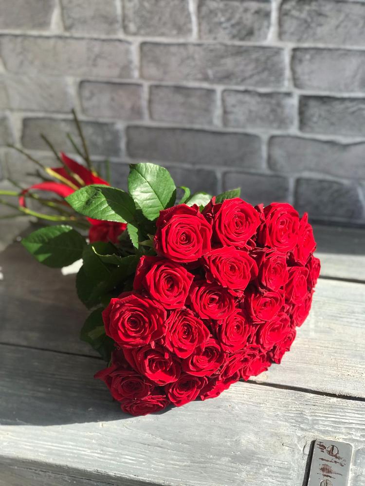 Букет Красные розы Фридом в Исток