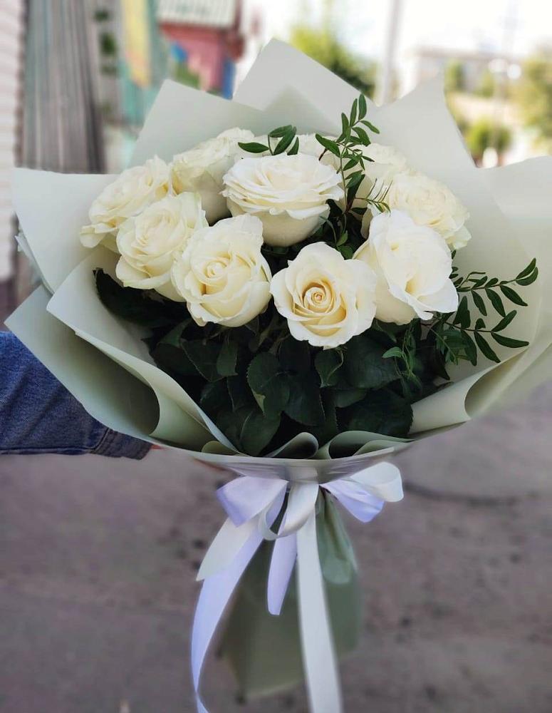 Букет Белые розы Проуд в Исток