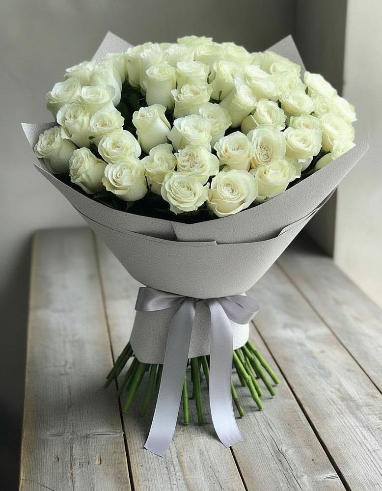 Букет 35 Белых роз в Исток