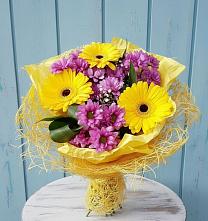 Букет цветов из:  Хризантемы и Герберы в Исток