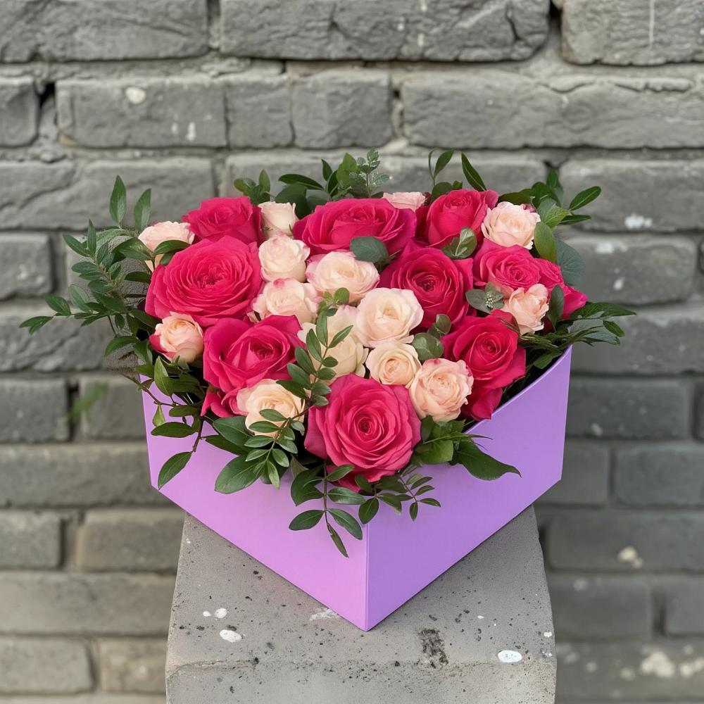 Цветочная композиция из Розы в коробке в Исток