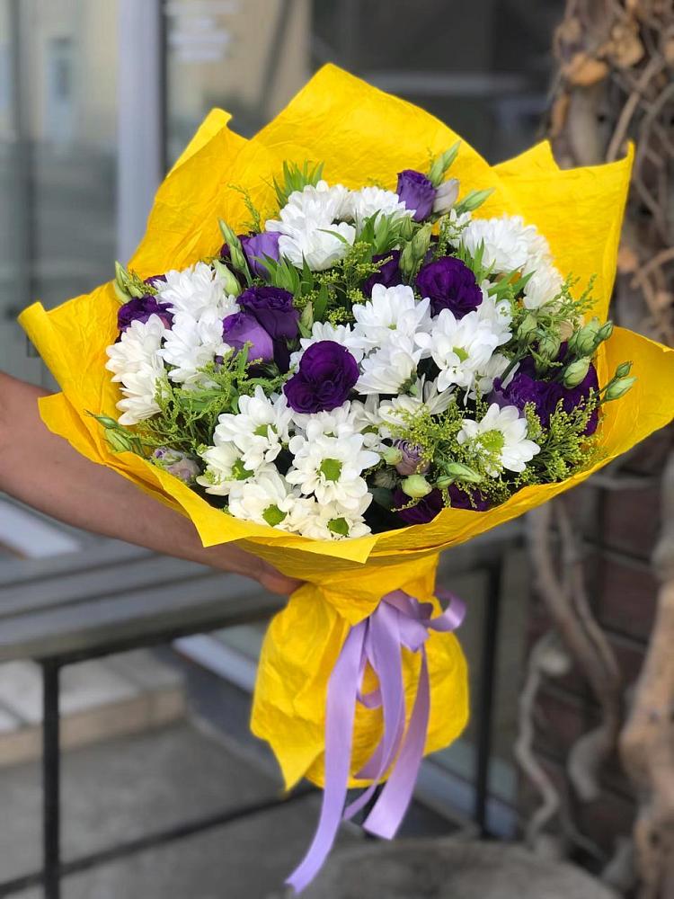 Букет цветов из: Ирисы, Хризантемы и Ромашки в Исток