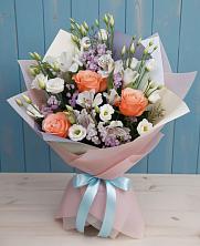 Букет цветов из:  Лизиантусы, Розы, Альстромерии и Гипсофила в Исток