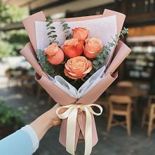 Букет цветов из:  Розы в Исток