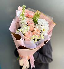 Букет цветов из:  Хризантемы и Розы в Исток