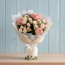 Букет цветов из:  Розы в Исток