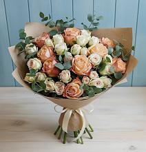 Букет цветов из:  Альстромерии и Розы в Исток