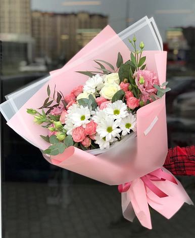 Букет цветов из: Розы, Лизиантусы и Хризантемы в Исток