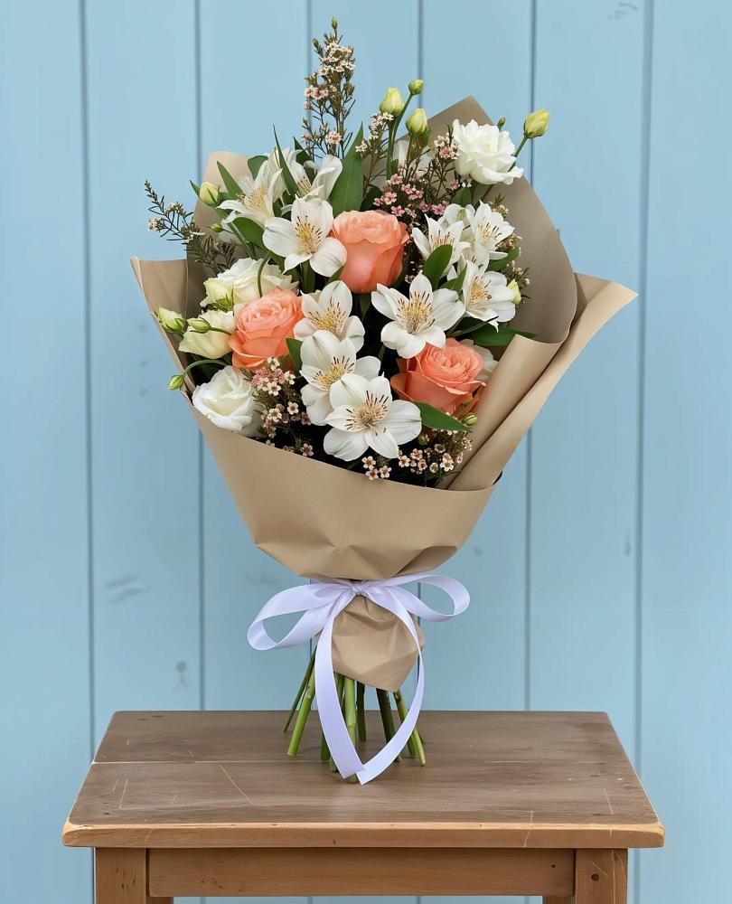 Букет цветов из: Альстромерии, Лизиантусы, Розы и Хризантемы в Исток
